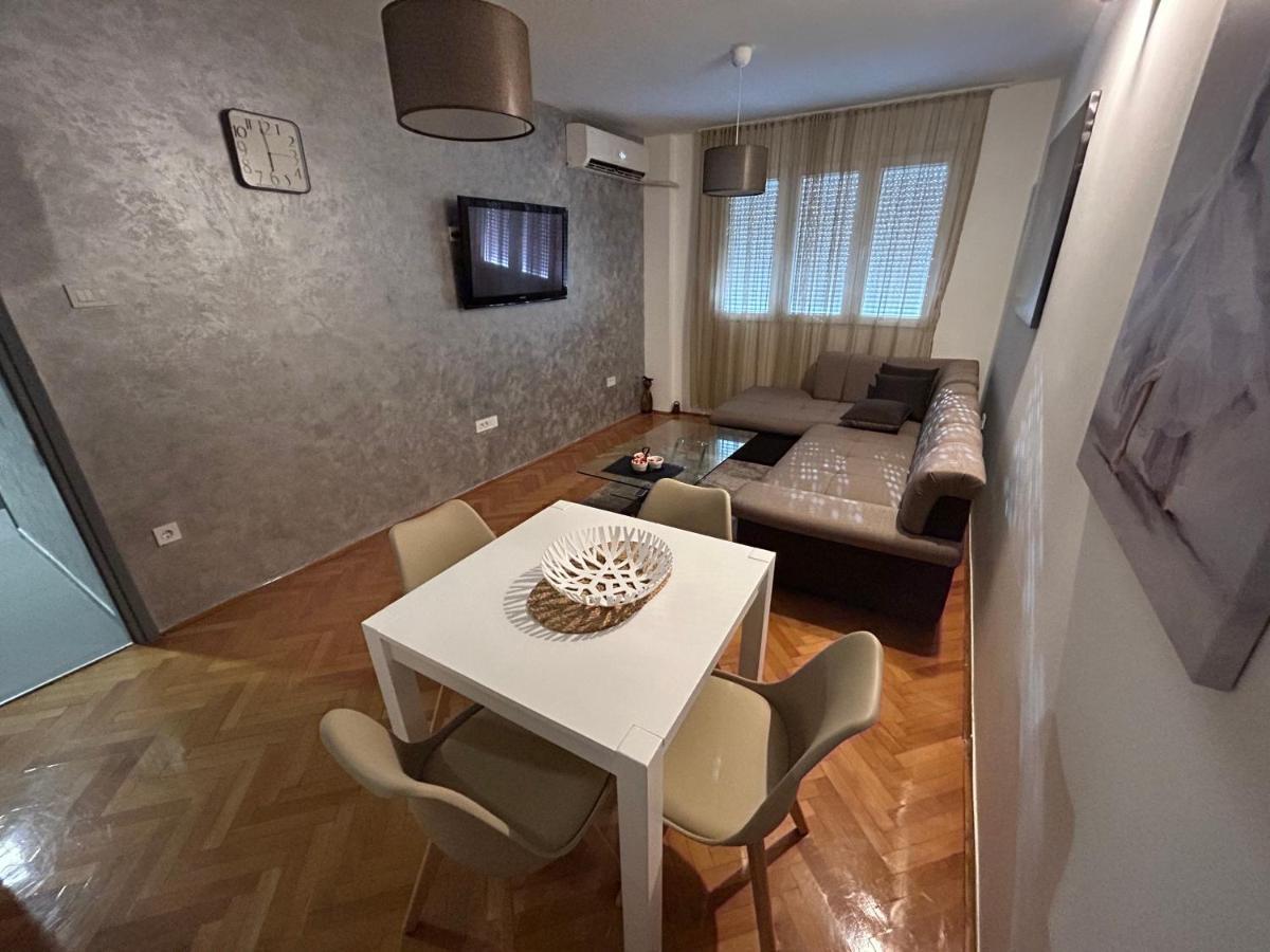 Apartments Ciki 포드고리차 외부 사진