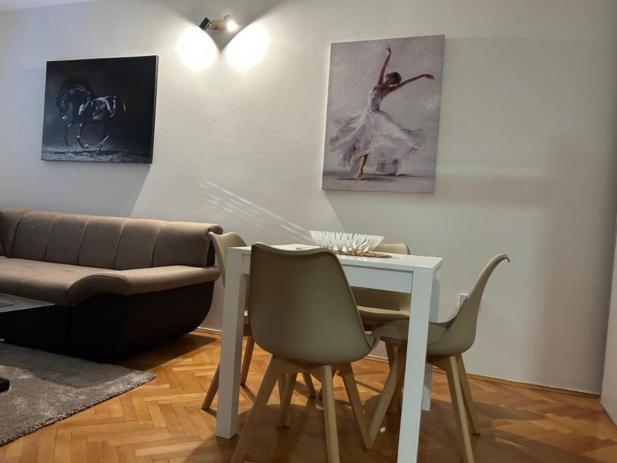 Apartments Ciki 포드고리차 외부 사진